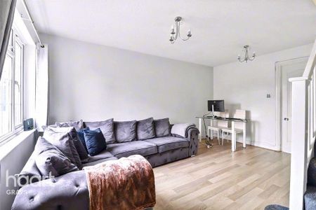 2 bedroom terraced house to rent - Photo 2