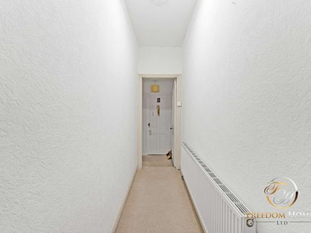 Of The Manor Born Room 2 - Photo 5