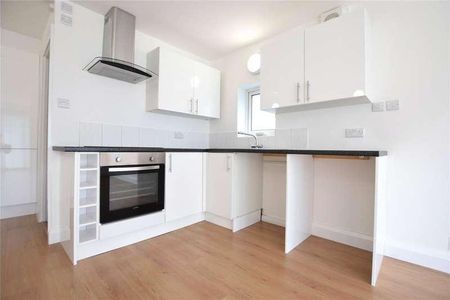 Crescent Court, Crescent Road, Reading, Berkshire, RG1 - Photo 3