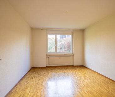 Grosszügige 3.5 Zimmerwohnung in Kloten befristet bis 31.10.2025 - Photo 2