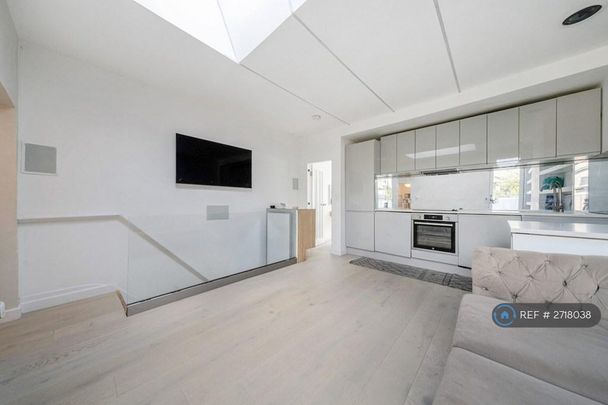 2 bedroom maisonette to rent - Photo 1