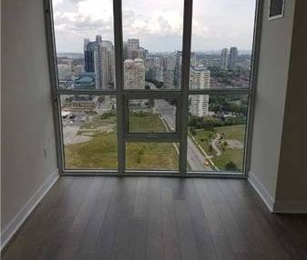 Burnhamthorpe/Grandpark-Bright Stunning 1Bdrm+Den 1Bath 1Locker - Photo 3