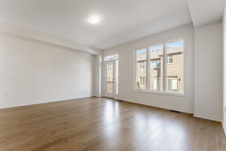 For Lease - 3083 Harvard Gardens, Oakville, Ontario - Photo 3