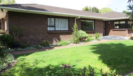 Perfect on Prestwick Place - Photo 3