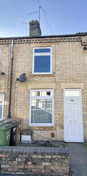 2 bedroom terraced house to rent - Photo 1
