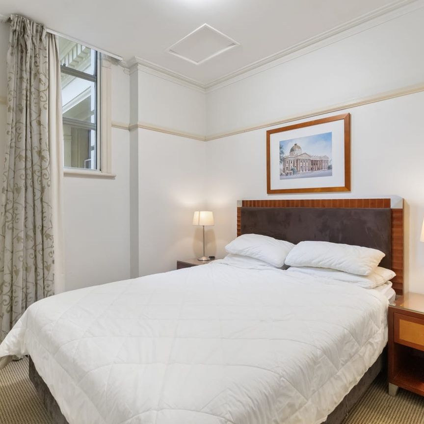 City Living At Its Best - Photo 1