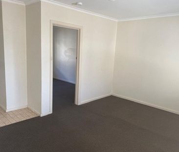 Premier location - Photo 2