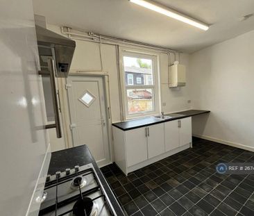 2 bedroom terraced house to rent - Photo 5