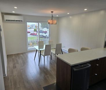 Grand 4 ½ de style condo entièrement rénové – Dernier étage d’un tr... - Photo 3