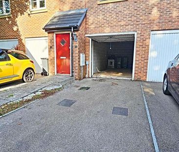 Whitworth Square, Whitchurch, Cardiff, CF14 - Photo 1