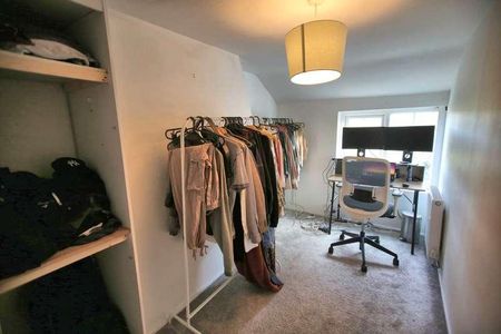 Woodford Road, Wilmslow, SK9 - Photo 3