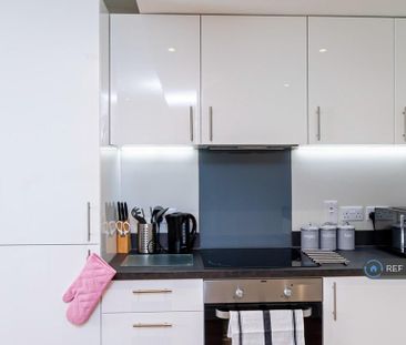 Studio to rent - Photo 5