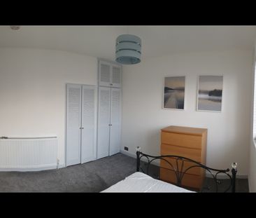 Room in a Shared Flat, Imperial Drive, HA2 - Photo 4
