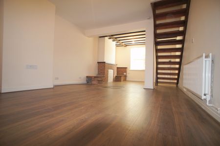 2 bedroom mid-terrace to rent Larges Street, Derby - Photo 4