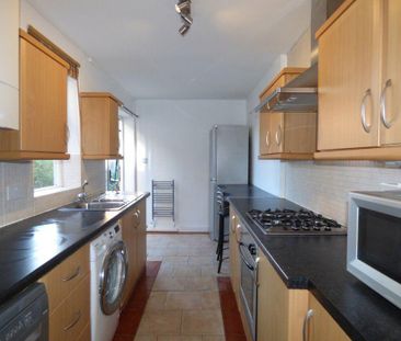 3 bedroom semi-detached house to rent - Photo 3