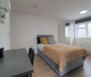 Room in a Shared House, The Meadow Way, HA3 - Photo 3