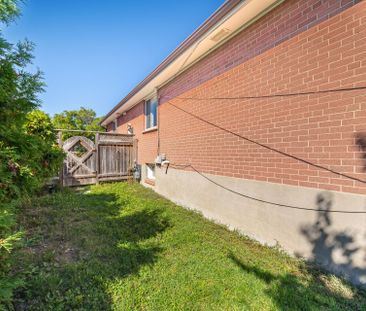 For Lease - 61 Avondale Boulevard, Brampton, Ontario - Photo 3