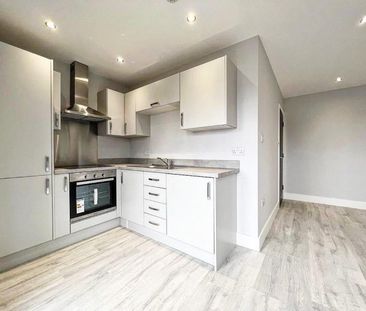 1 bedroom Flat To Let - Photo 2