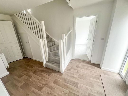 4 bedroom detached house to rent - Photo 1