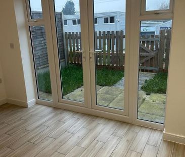 2 bedroom semi-detached house to rent - Photo 1