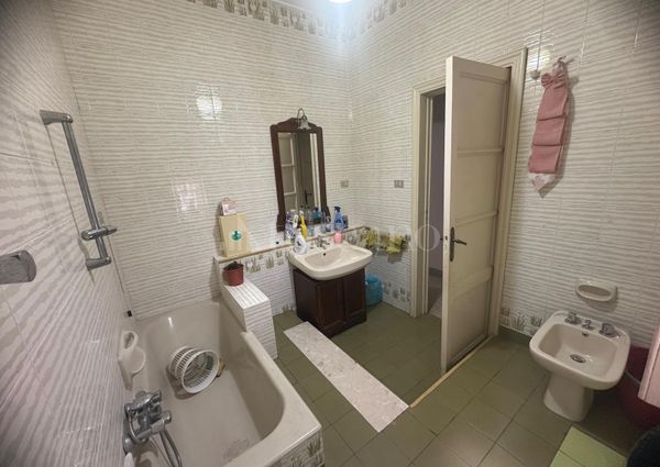 Casa a Messina in Via Cesare Battisti Messina, Battisti - Avignone