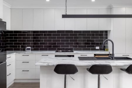 Enjoy comfort, space, and convenience - Photo 4