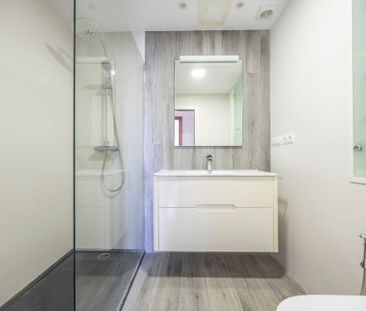 Plaça dHondures, Valencia, Valencian Community 46022 - Photo 3