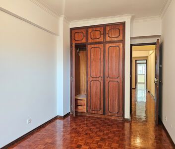 Apartamento T3 no Restelo: Luminosidade e Localização Premium para ... - Photo 4