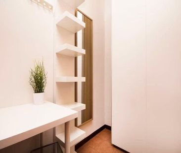 Via Vincenzo Foppa, Milan, Lombardy 20144 - Photo 2