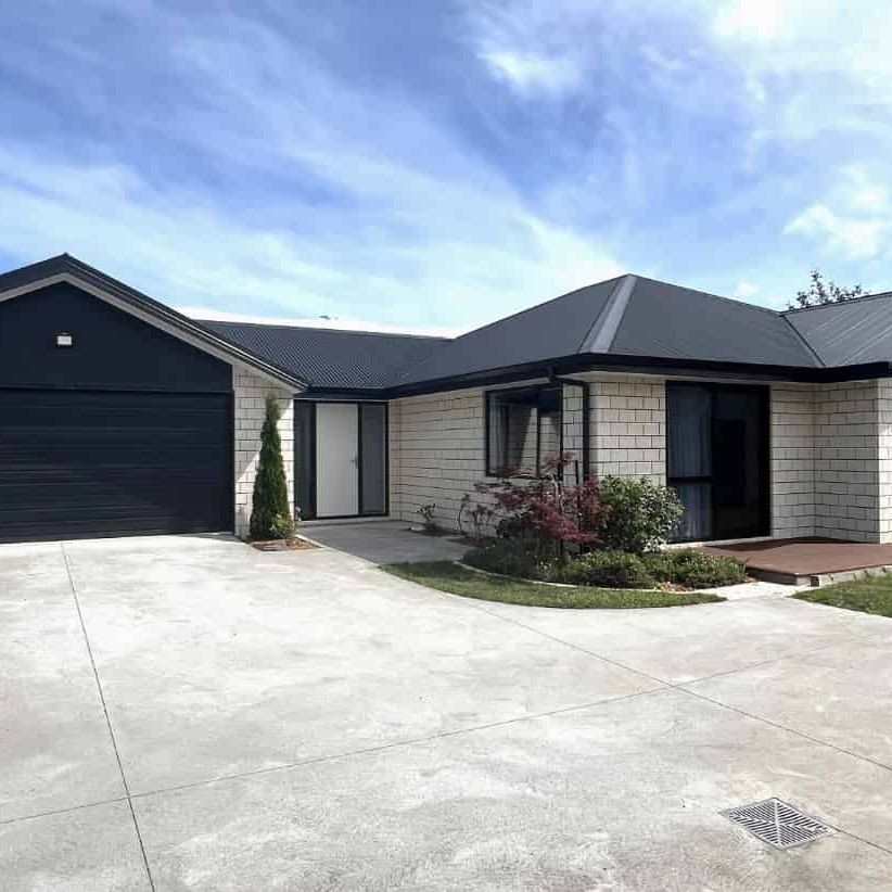 Stylish Living in Central Blenheim - Photo 1