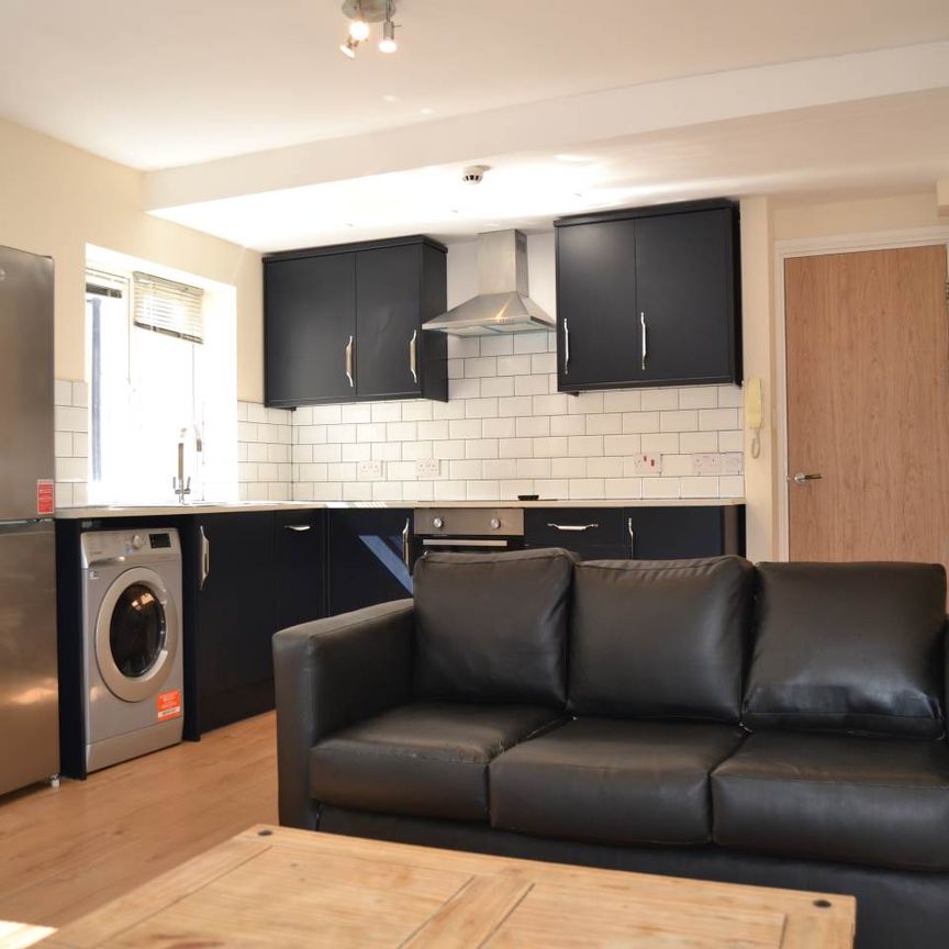 Colum Road, Cathays, Cardiff - Photo 1