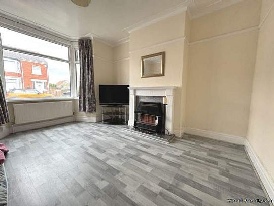 3 bedroom property to rent in Blackpool - Photo 1