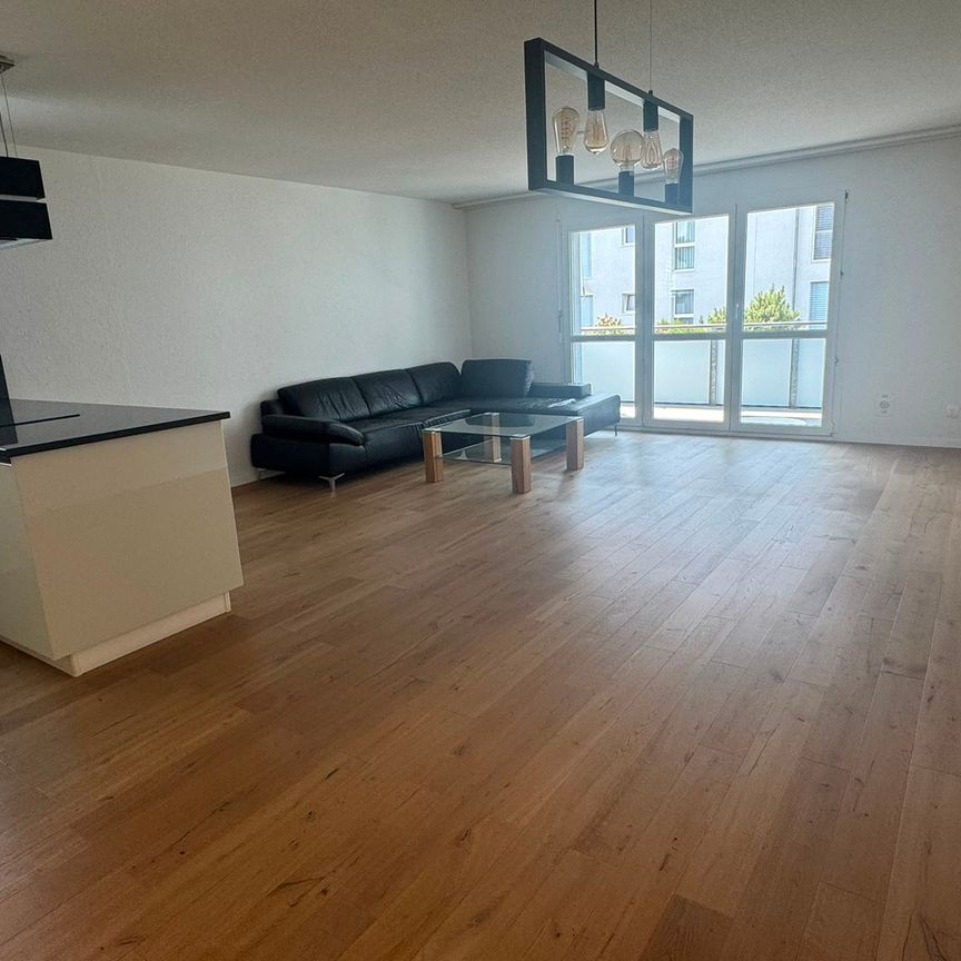 Moderne 4.5-Zimmerwohnung mit Bastelraum und grossem Balkon - Foto 1