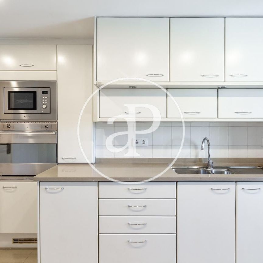 Flat for rent with views in Gran Vía (Valencia) - Photo 1