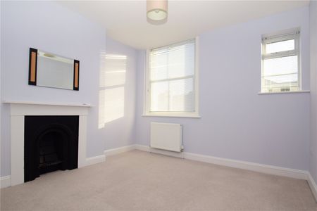 2 bed apartment to rent in Carlton Terrace, Scarborough, YO11 - Photo 3