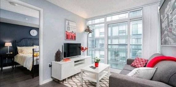 QUEEN WEST 2 BEDS 2 BATHS CONDO - Photo 2