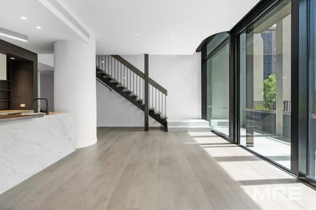 302/370 Queen Street, Melbourne - Photo 3