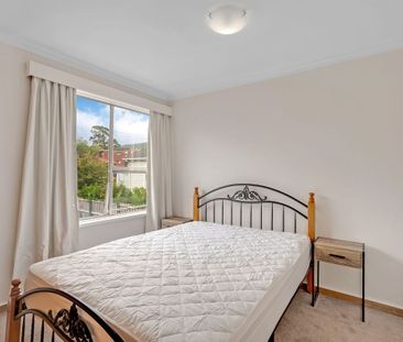 Tidy and well maintained 2 Bedroom apartment - Photo 4