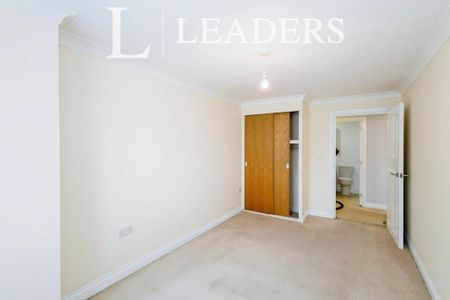 2 bedroom flat to rent - Photo 2