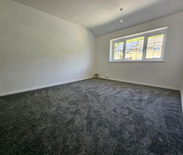 3 bedroom end of terrace house to rent - Photo 2