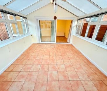 3 bedroom House To Let - Photo 2