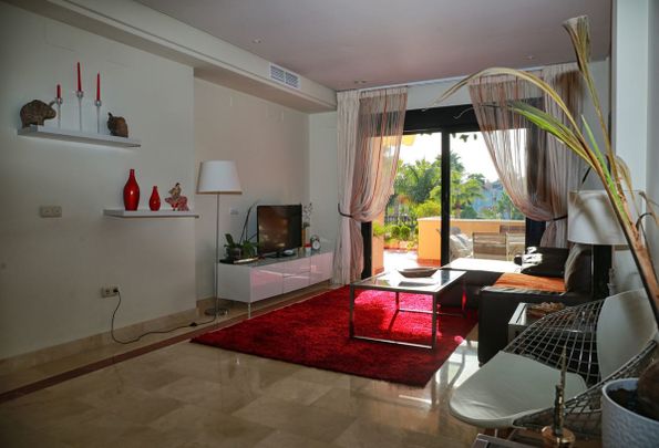 Apartment in Puerto Banús, Costa del Sol - Photo 1