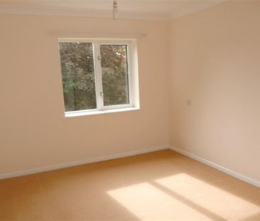1 bedroom retirement property to rent - Photo 3