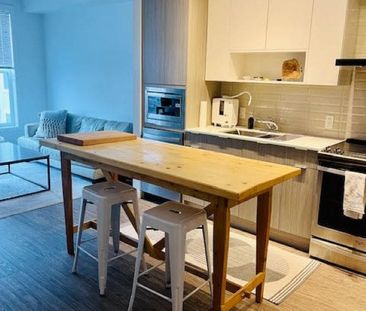Central area @ Central Green-1 bed+den - Photo 5