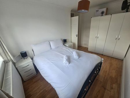 2 Bed Flat, Ponder Street, N7 - Photo 4