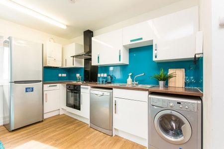 4 bedroom flat to rent - Photo 5