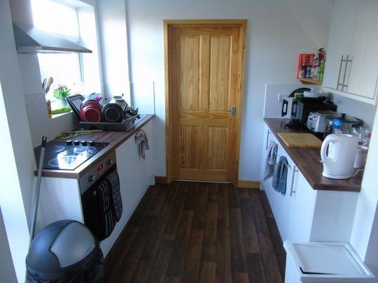 5 bedroom semi-detached house to rent - Photo 1