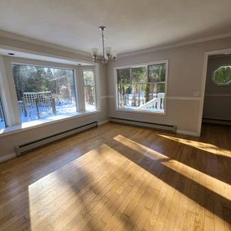 HOUSE ON ACREAGE - 3 BDRMS & 4 BATHS - PET FRIENDLY - Photo 1