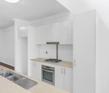 Modern 2 Bedroom - Bright, Spacious & Perfect for Entertaining! - Photo 1