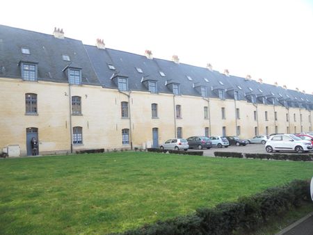 Location Appartement 3 pièces 86m² ST OMER 62500 - Photo 4